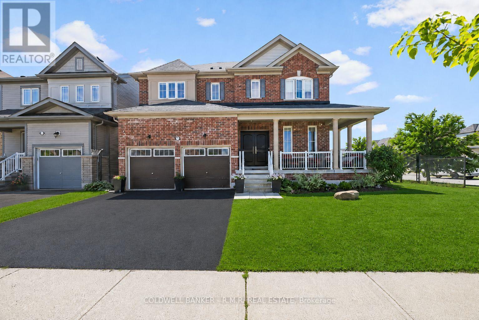3 DON HADDEN CRESCENT - 1