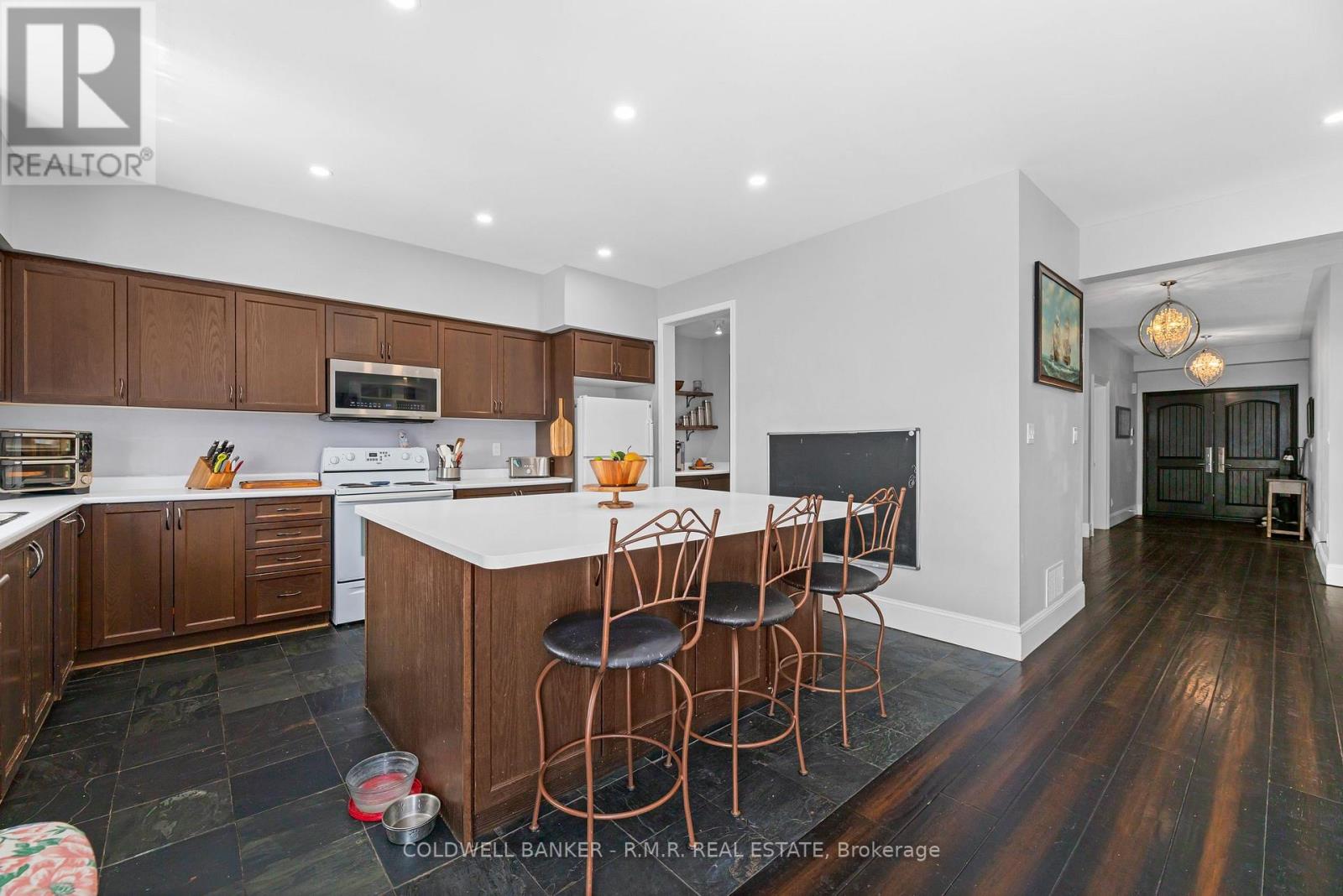 3 DON HADDEN CRESCENT - 14