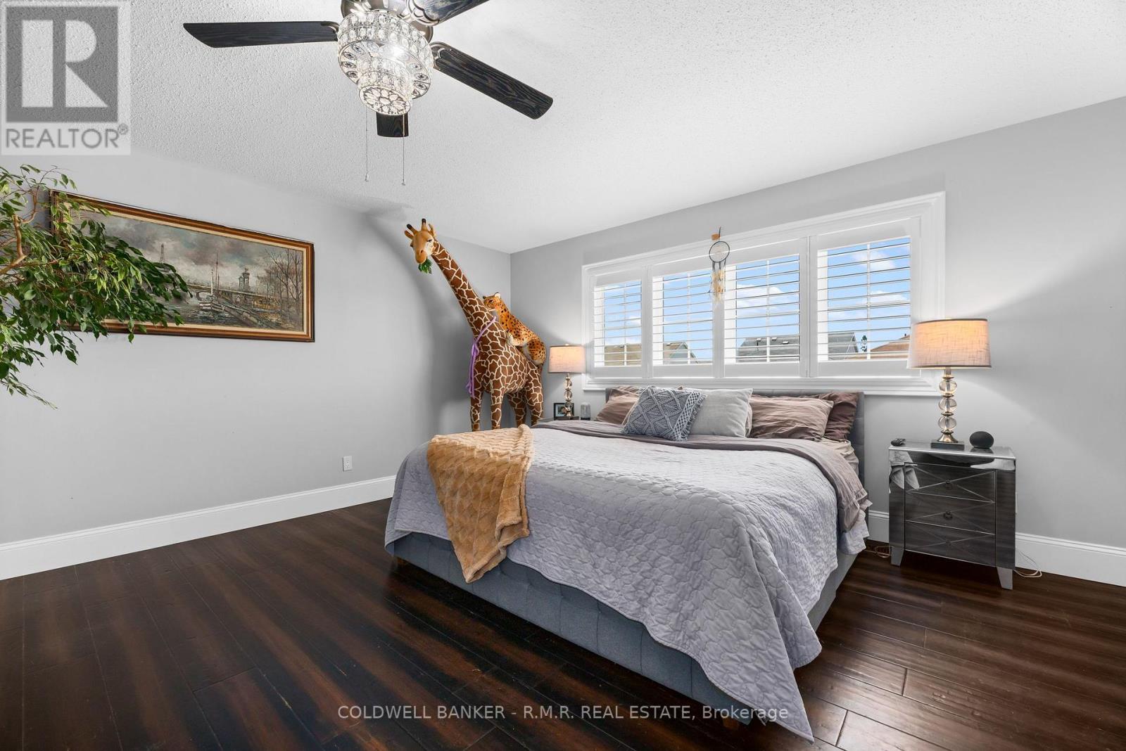 3 DON HADDEN CRESCENT - 23
