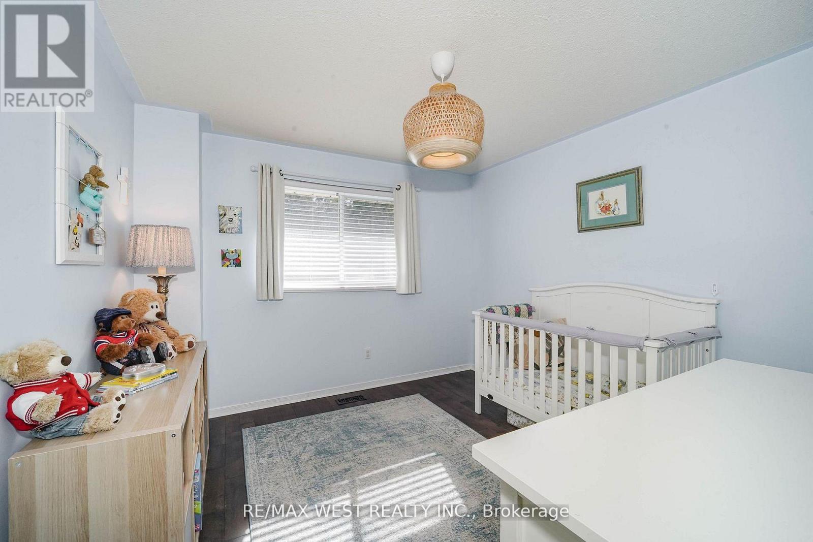 43 SUMMITCREST DRIVE - 17