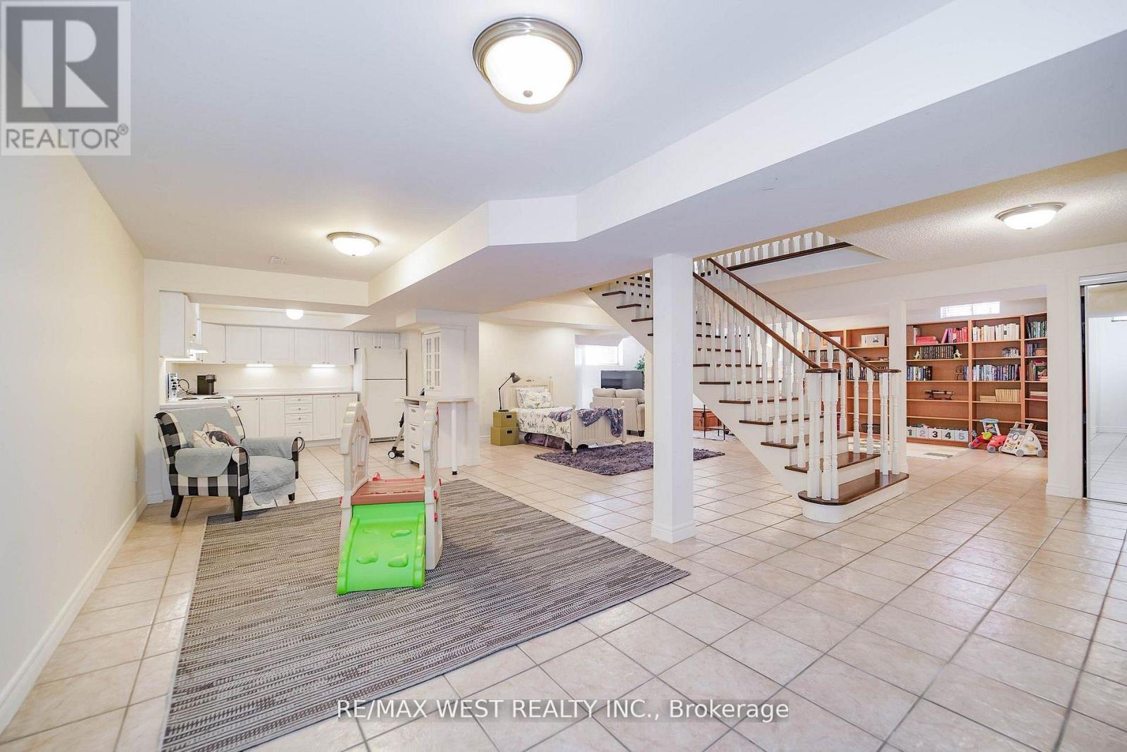 43 SUMMITCREST DRIVE - 19