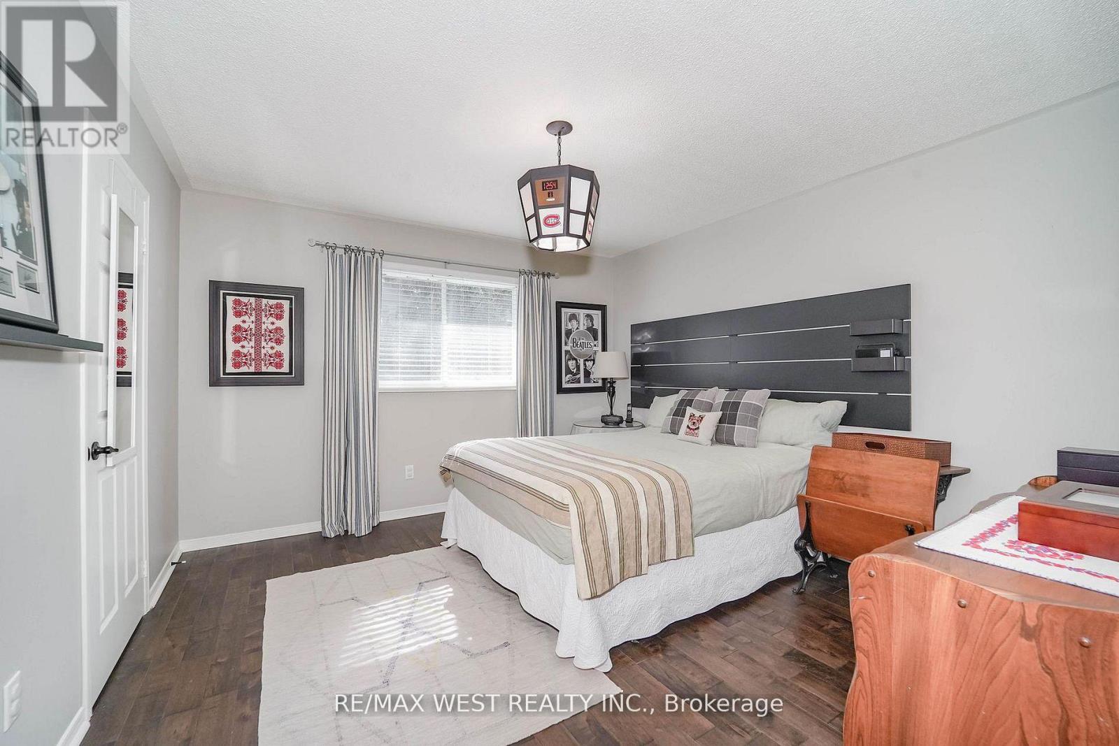 43 SUMMITCREST DRIVE - 14