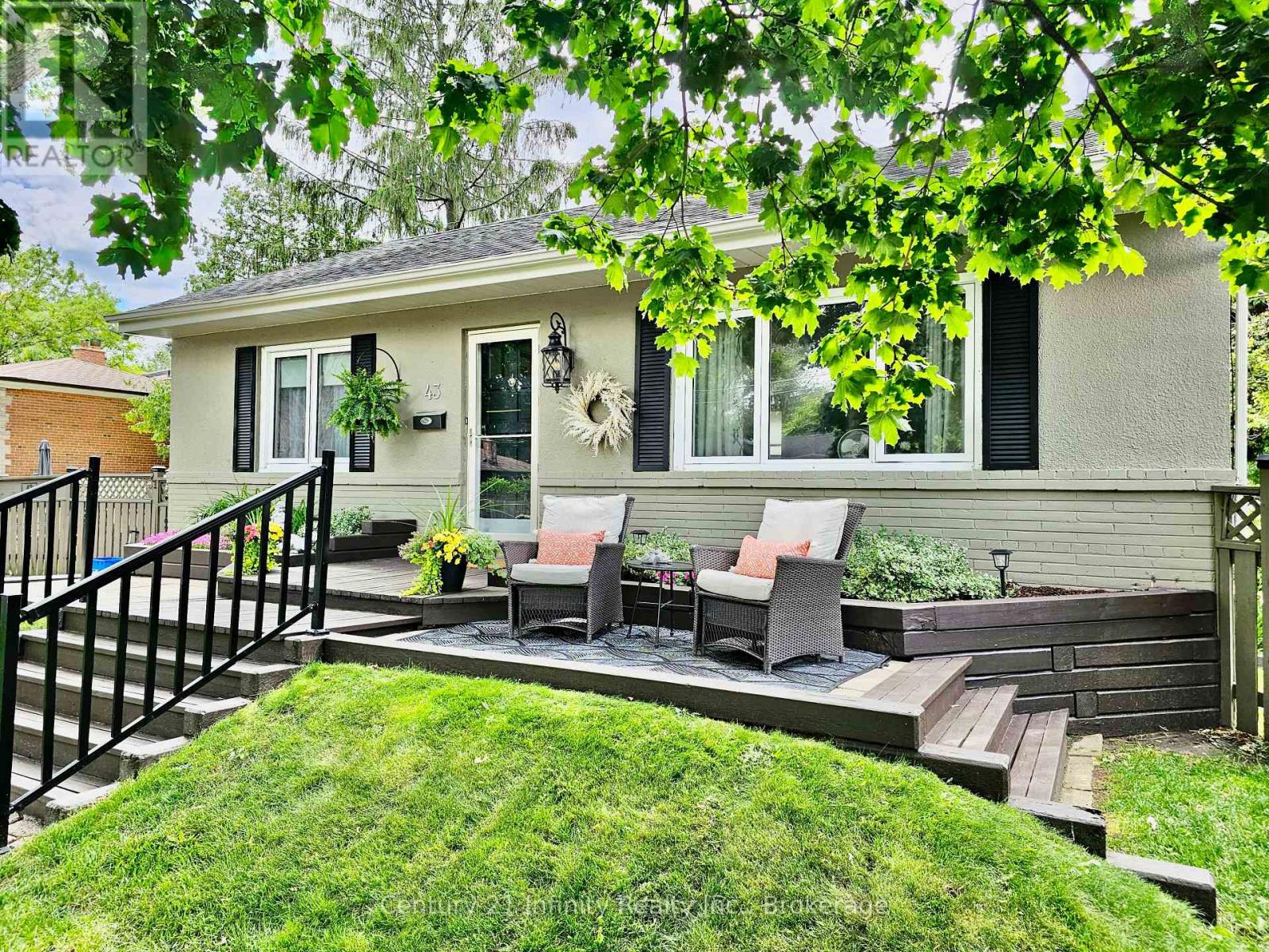 43 COLONIAL AVENUE - 2