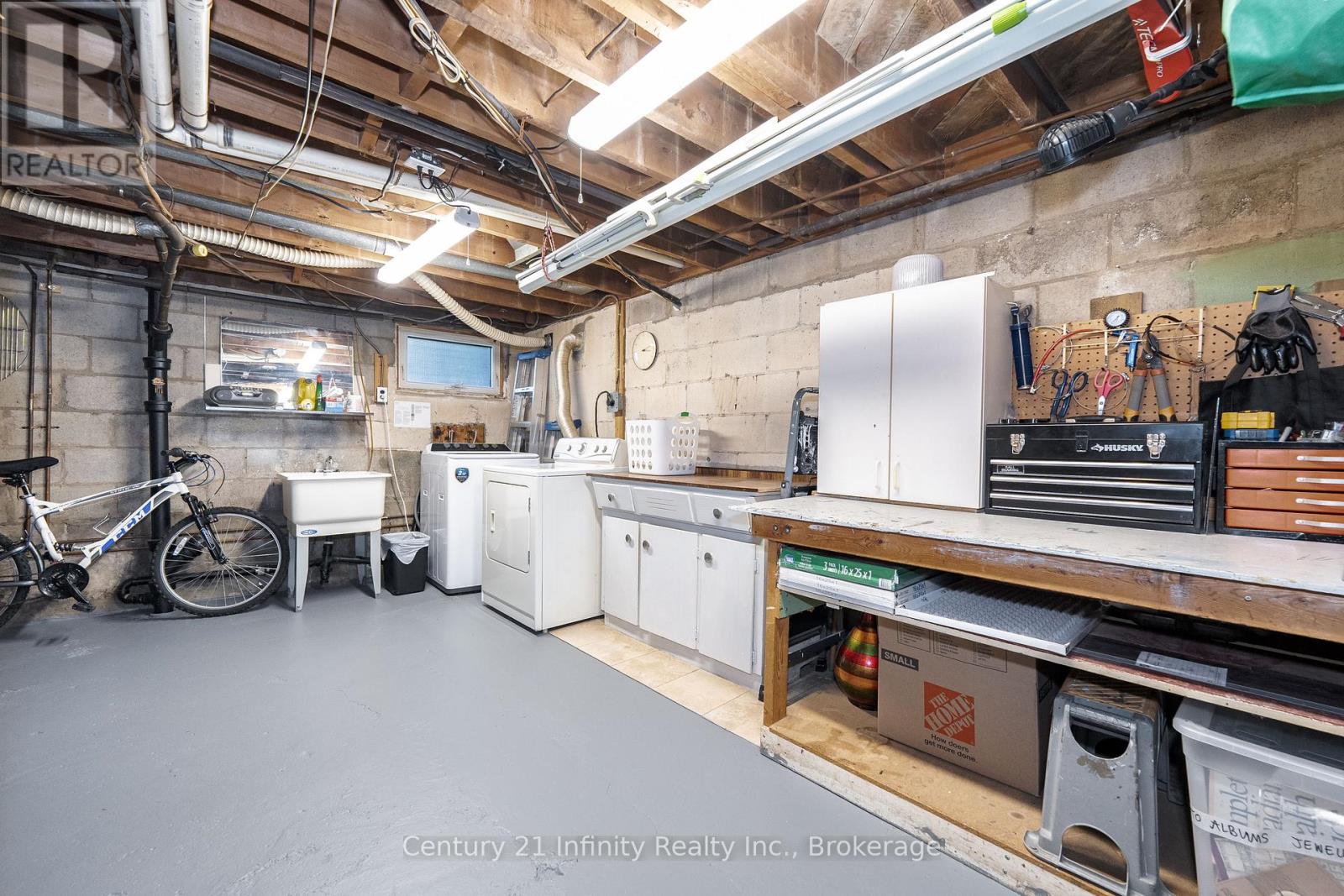 43 COLONIAL AVENUE - 27