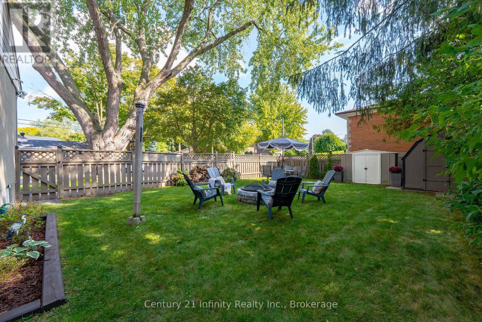 43 COLONIAL AVENUE - 28