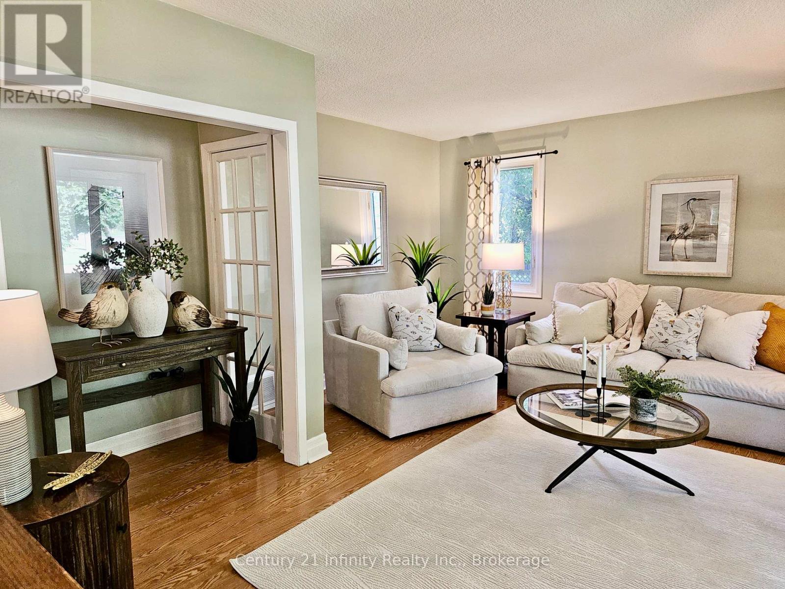 43 COLONIAL AVENUE - 10