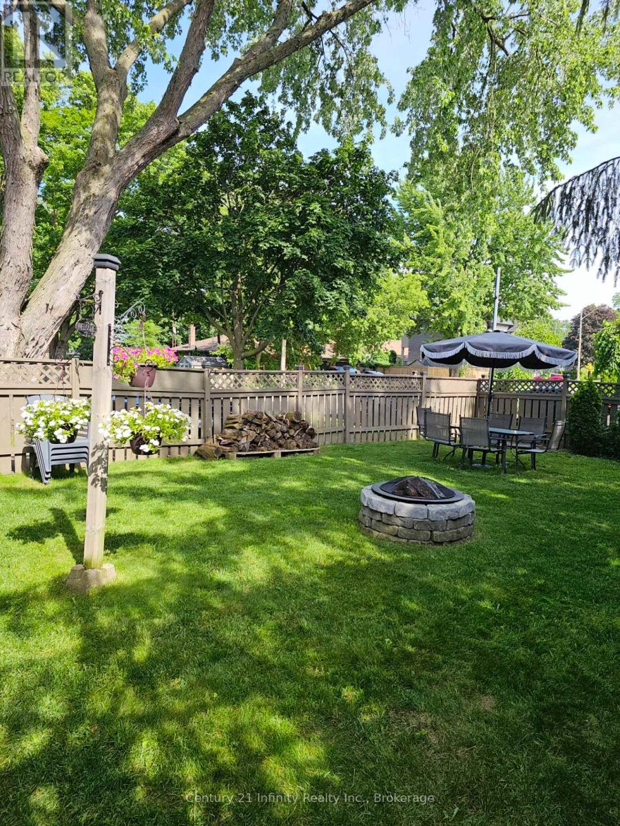 43 COLONIAL AVENUE - 35