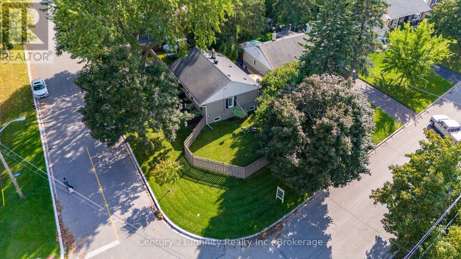 43 COLONIAL AVENUE - 8