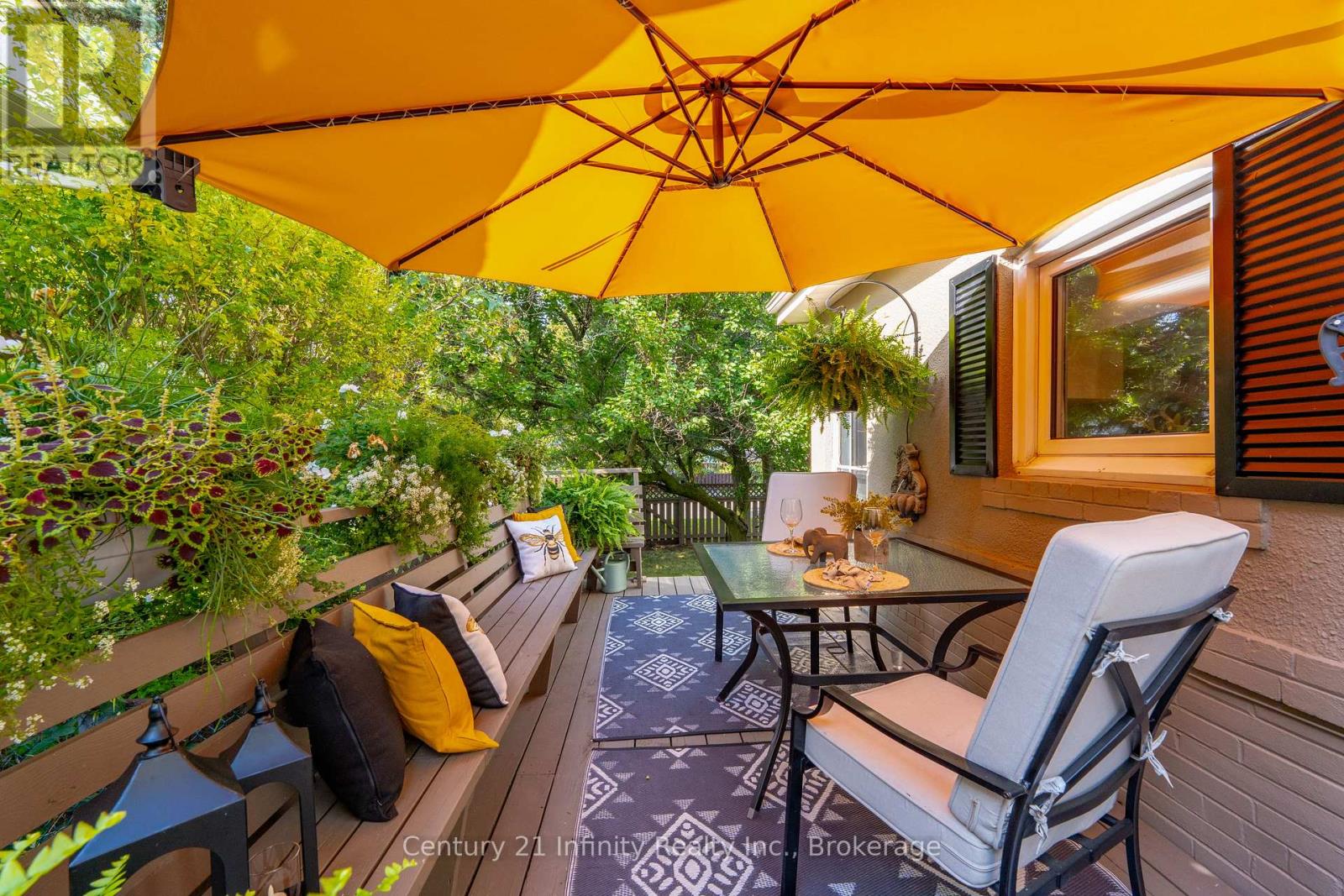 43 COLONIAL AVENUE - 29