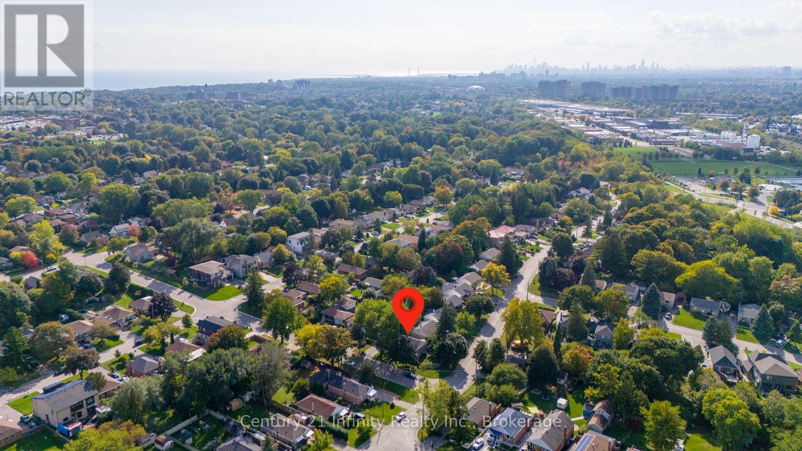 43 COLONIAL AVENUE - 36