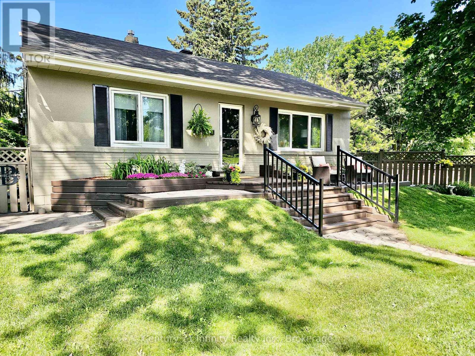 43 COLONIAL AVENUE - 3