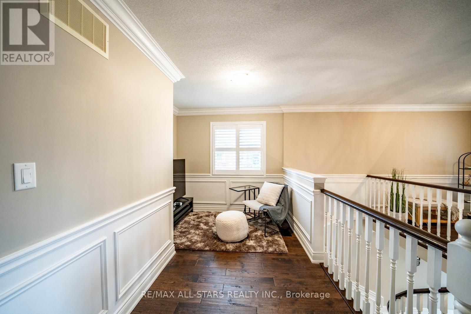 29 LITTLE ROUGE CIRCLE - 26