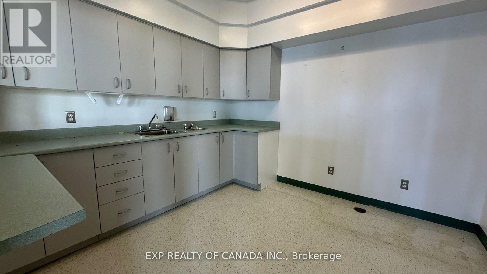 2323 GENIER ROAD - 29