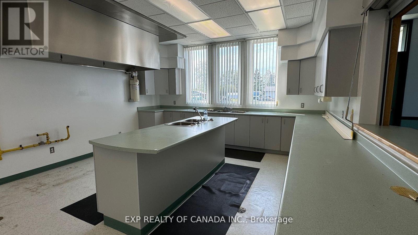2323 GENIER ROAD - 31