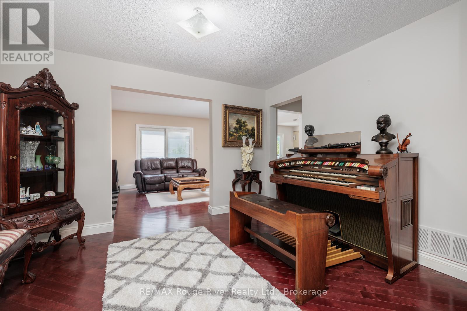 1106 RIDGE VALLEY DRIVE - 9