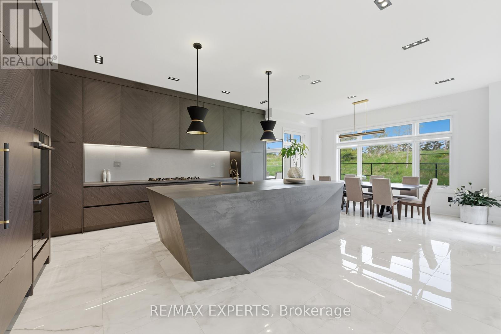 15 SCULPTURE GARDEN LANE - 17