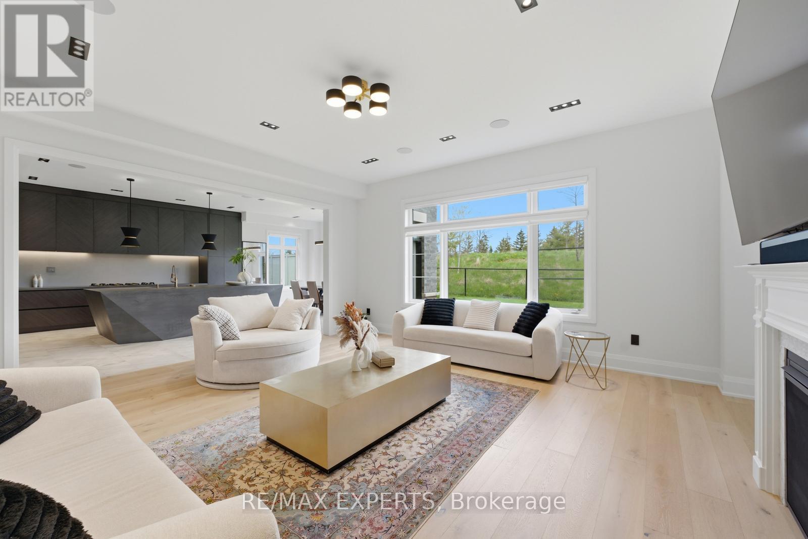 15 SCULPTURE GARDEN LANE - 15