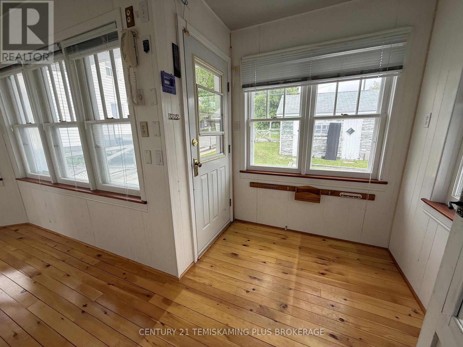 48 WOODS STREET - Image 10