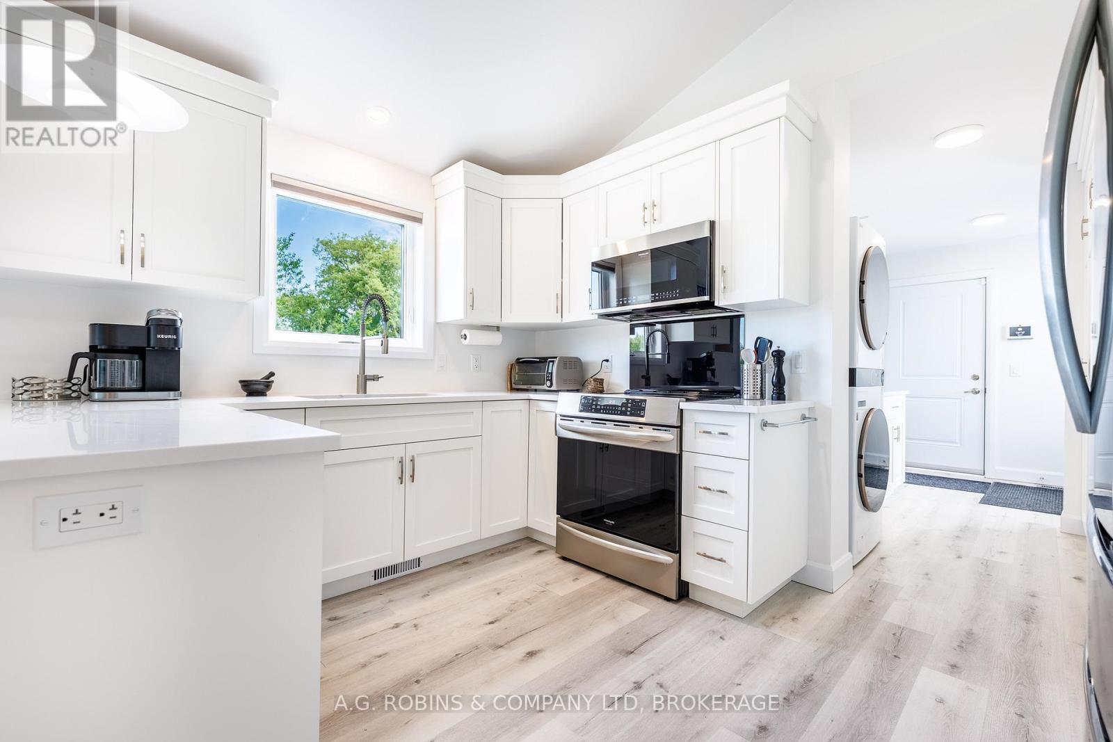 11716 LAKESHORE ROAD - 20