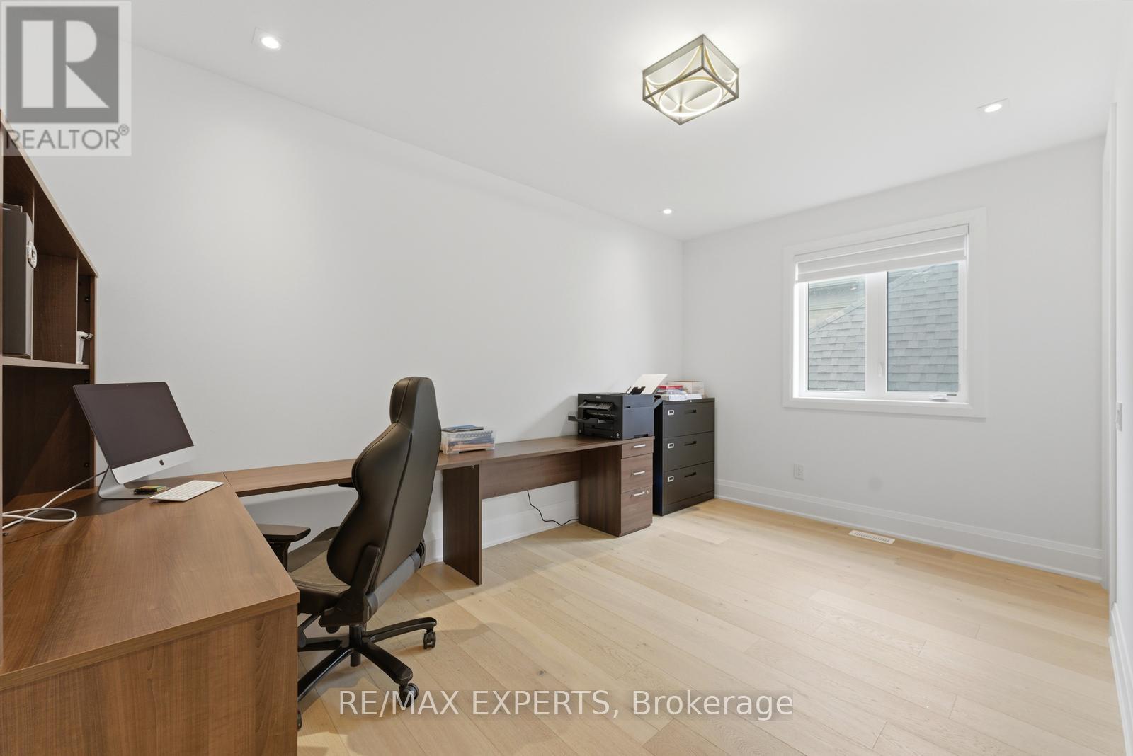 15 SCULPTURE GARDEN LANE - 37