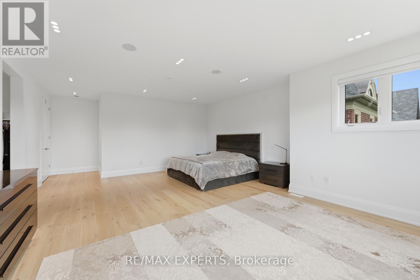 15 SCULPTURE GARDEN LANE - 28