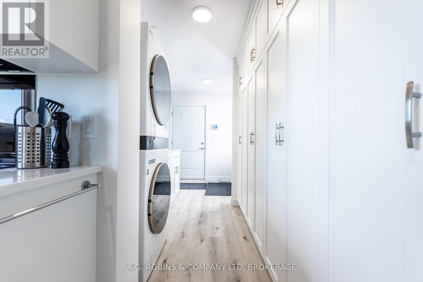 11716 LAKESHORE ROAD - 23