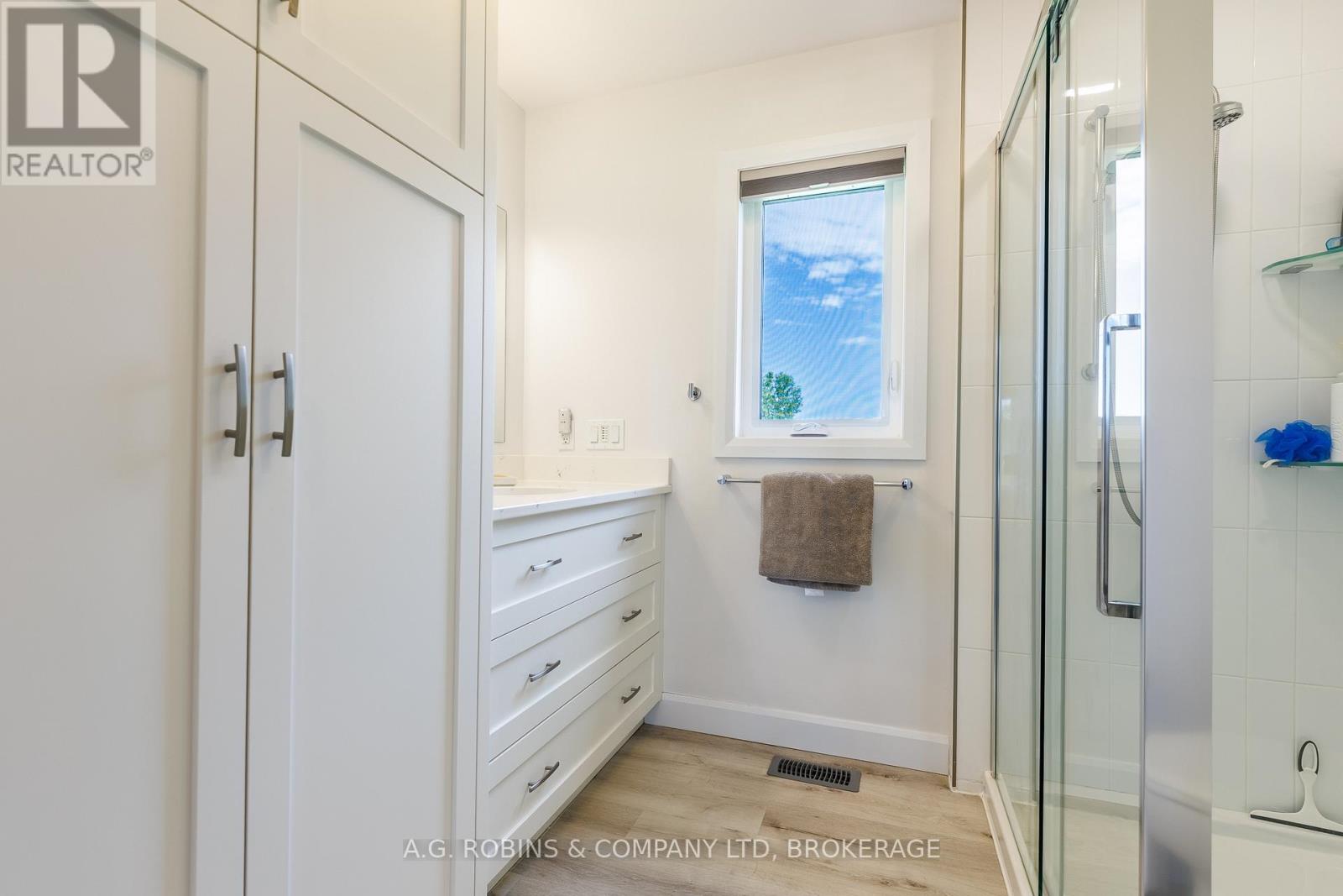 11716 LAKESHORE ROAD - 33