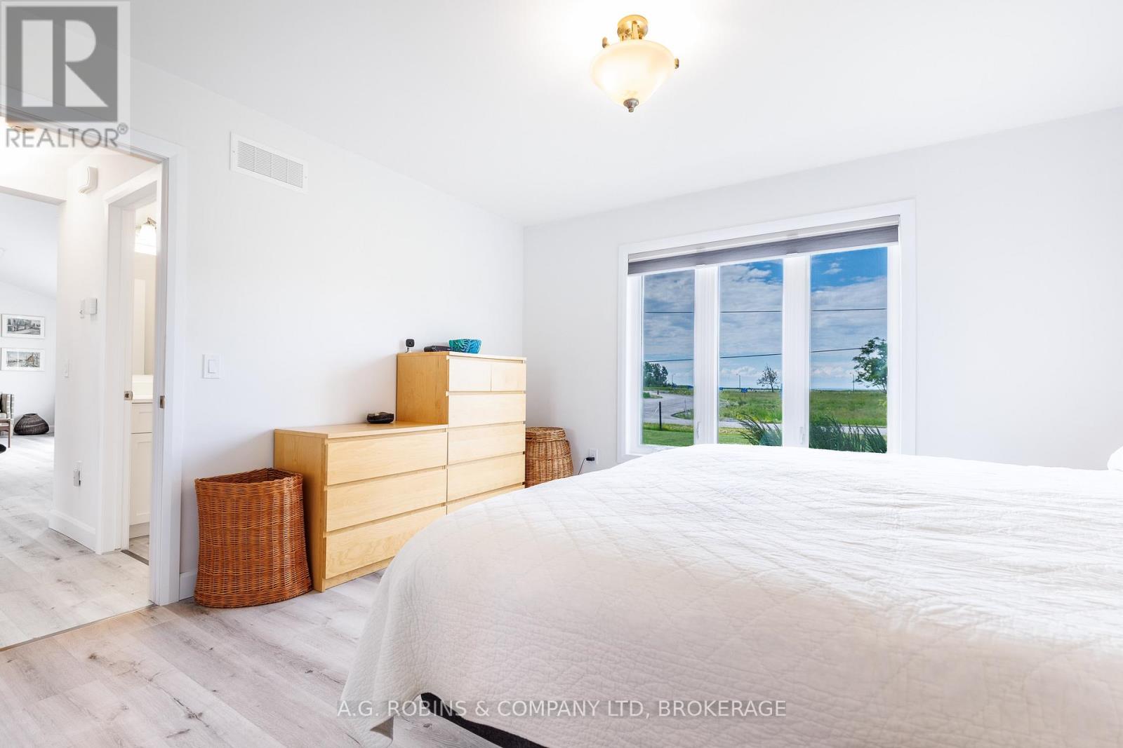 11716 LAKESHORE ROAD - 28