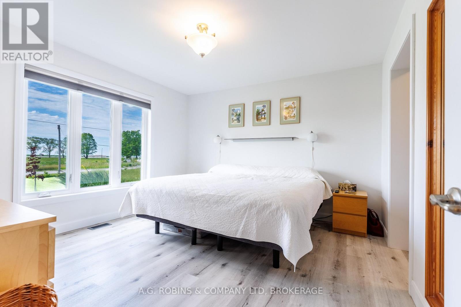 11716 LAKESHORE ROAD - 26