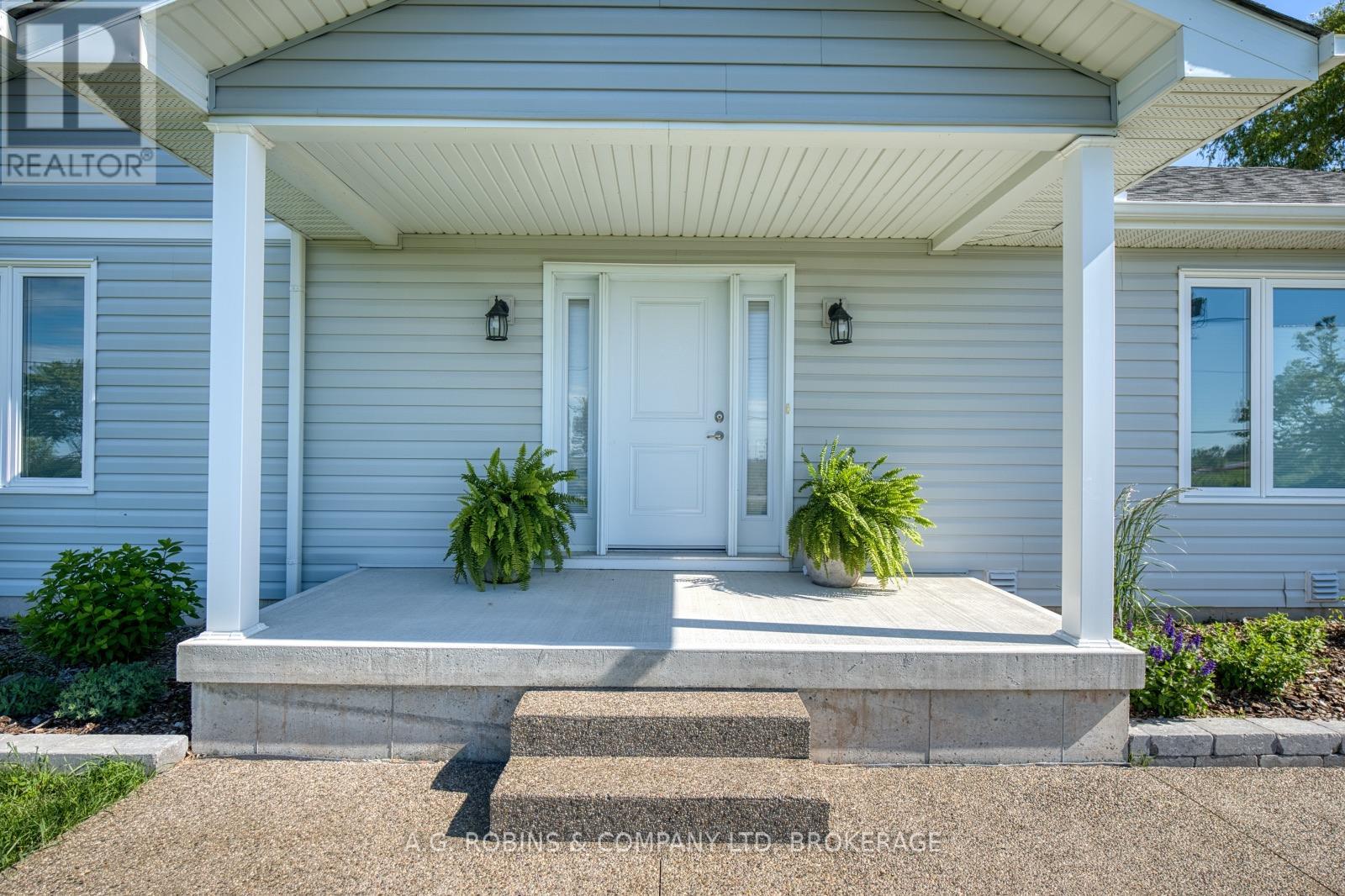 11716 LAKESHORE ROAD - 7