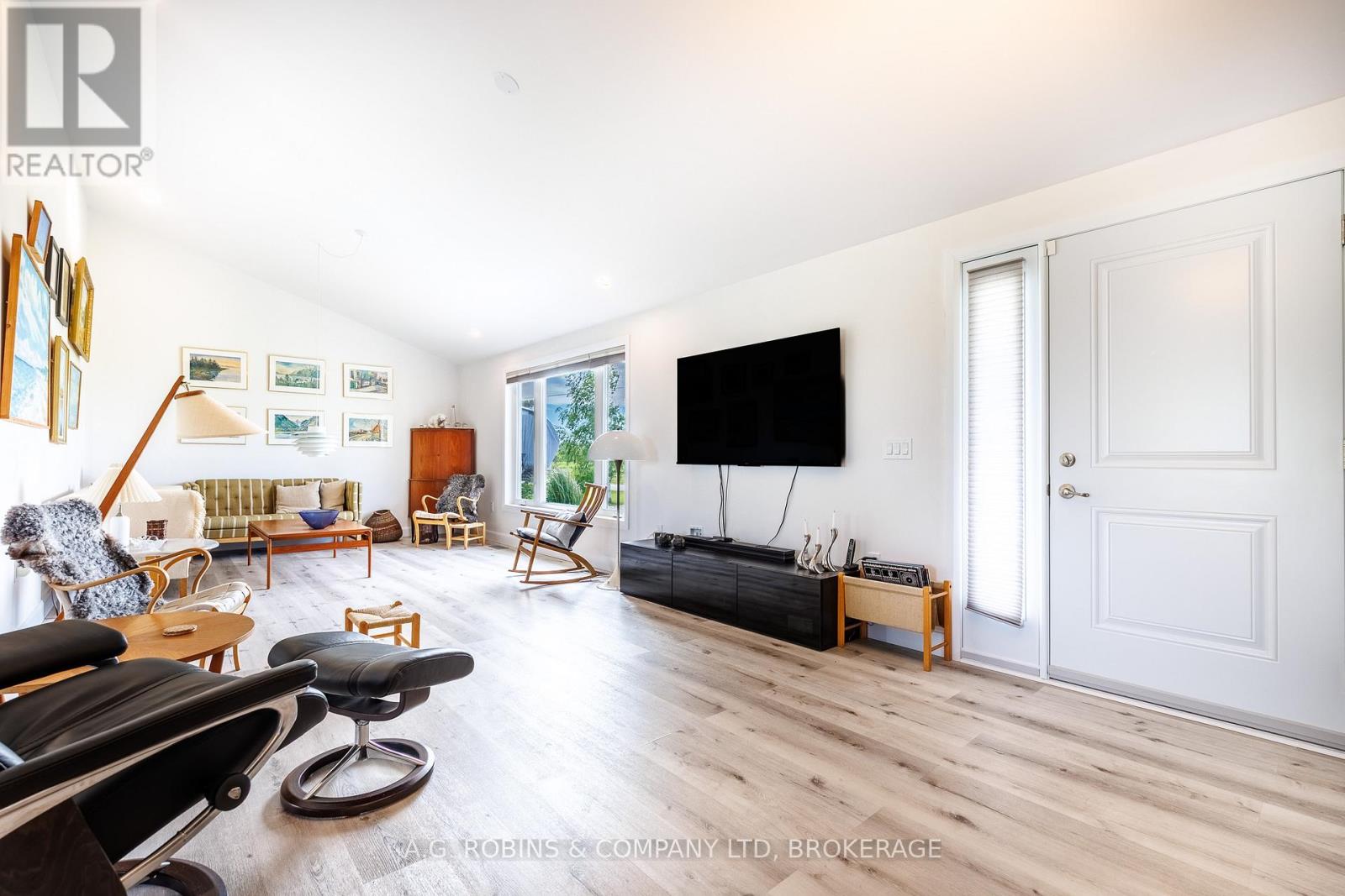 11716 LAKESHORE ROAD - 8