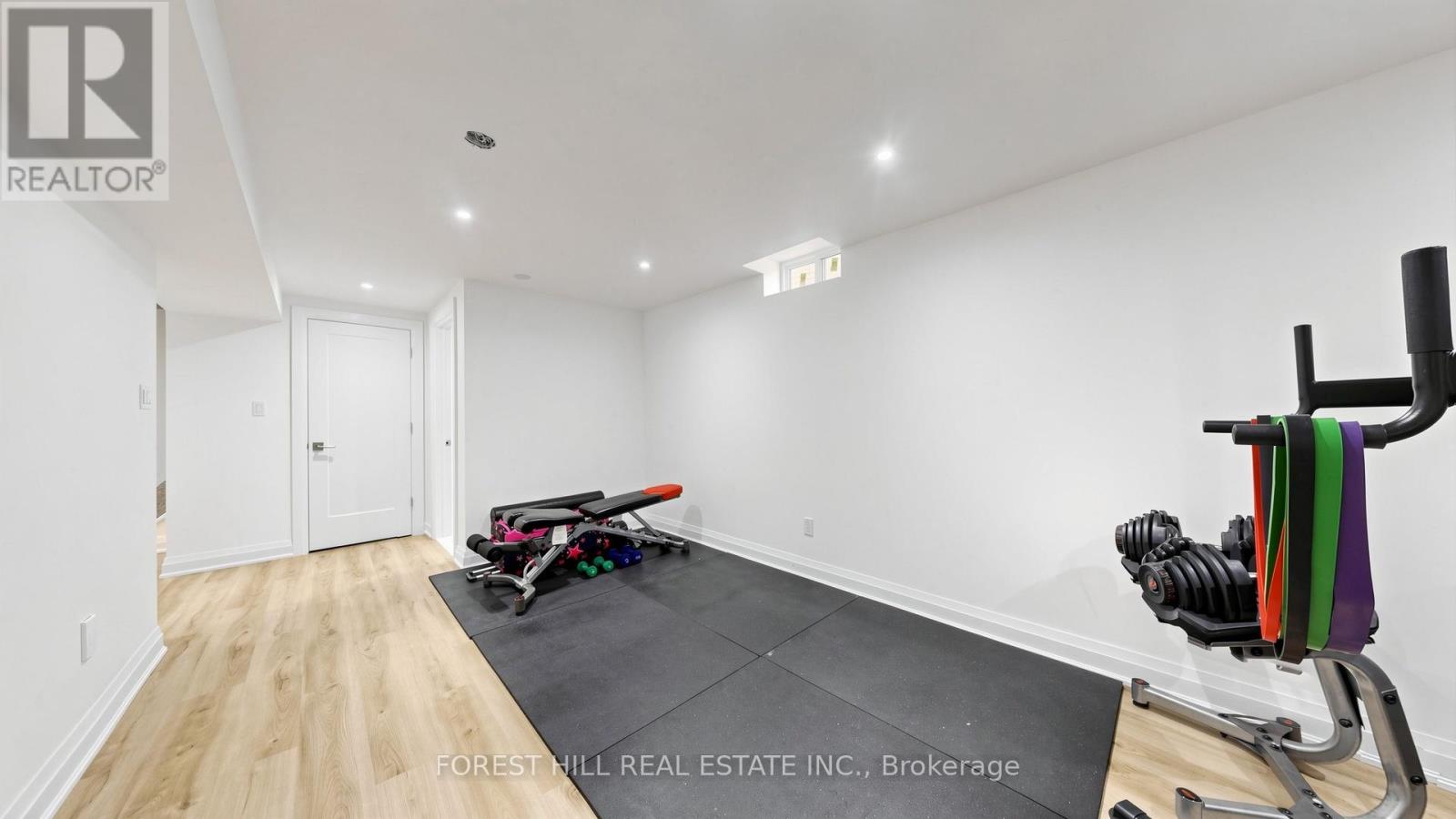19 ROMANO CRESCENT - 44