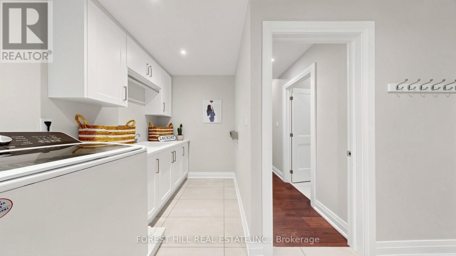 19 ROMANO CRESCENT - 23