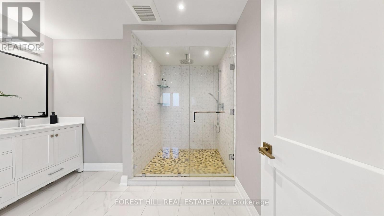 19 ROMANO CRESCENT - 28