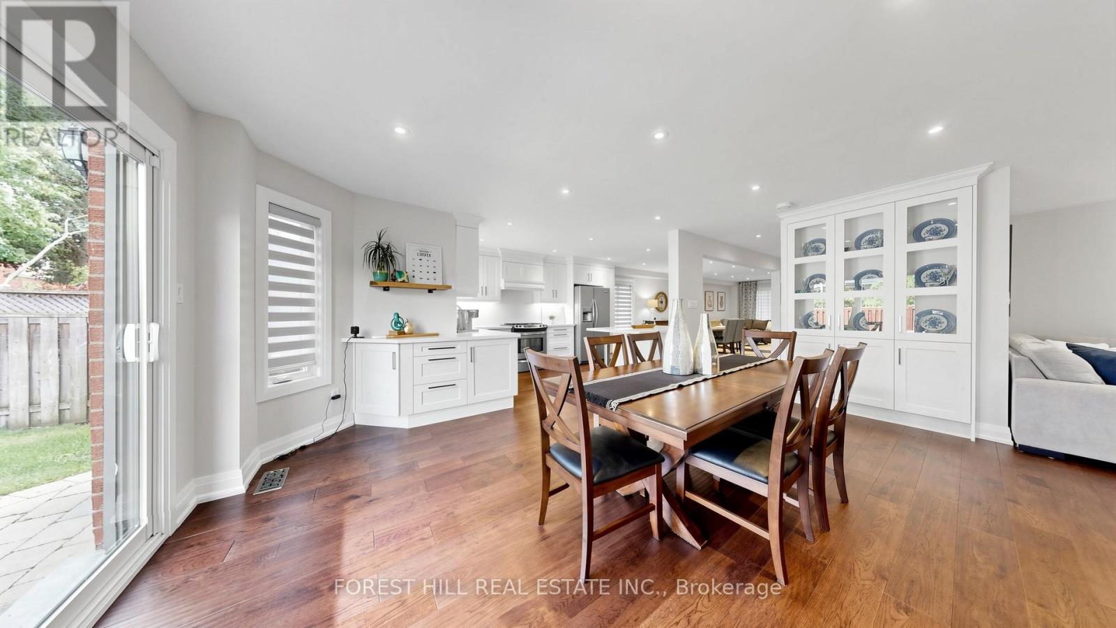 19 ROMANO CRESCENT - 17