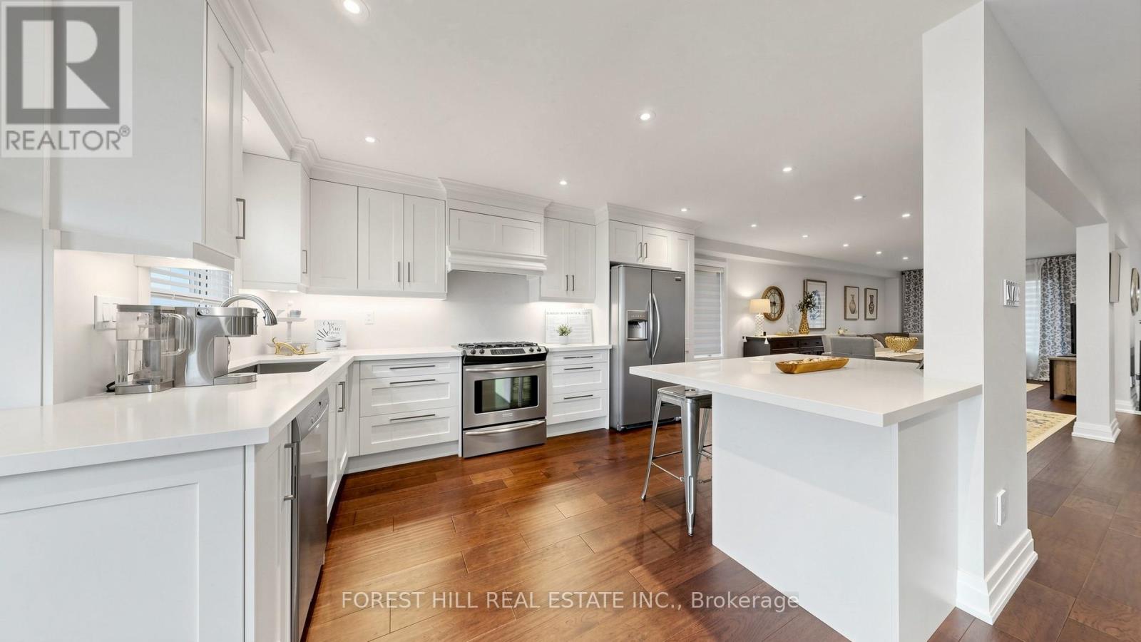 19 ROMANO CRESCENT - 13