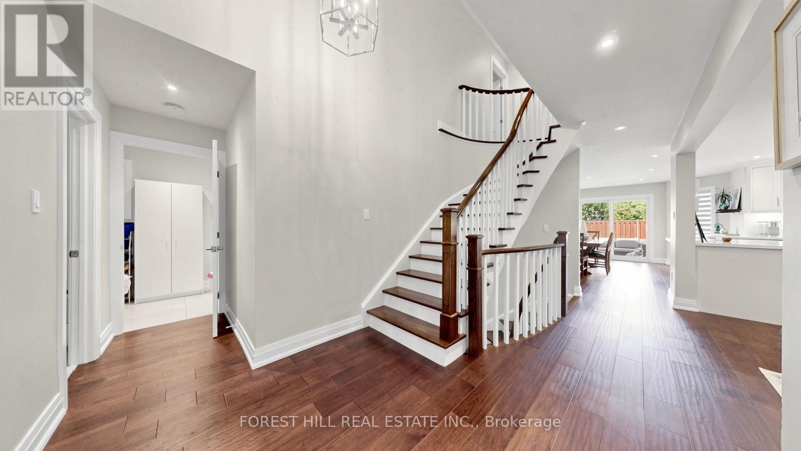 19 ROMANO CRESCENT - 24