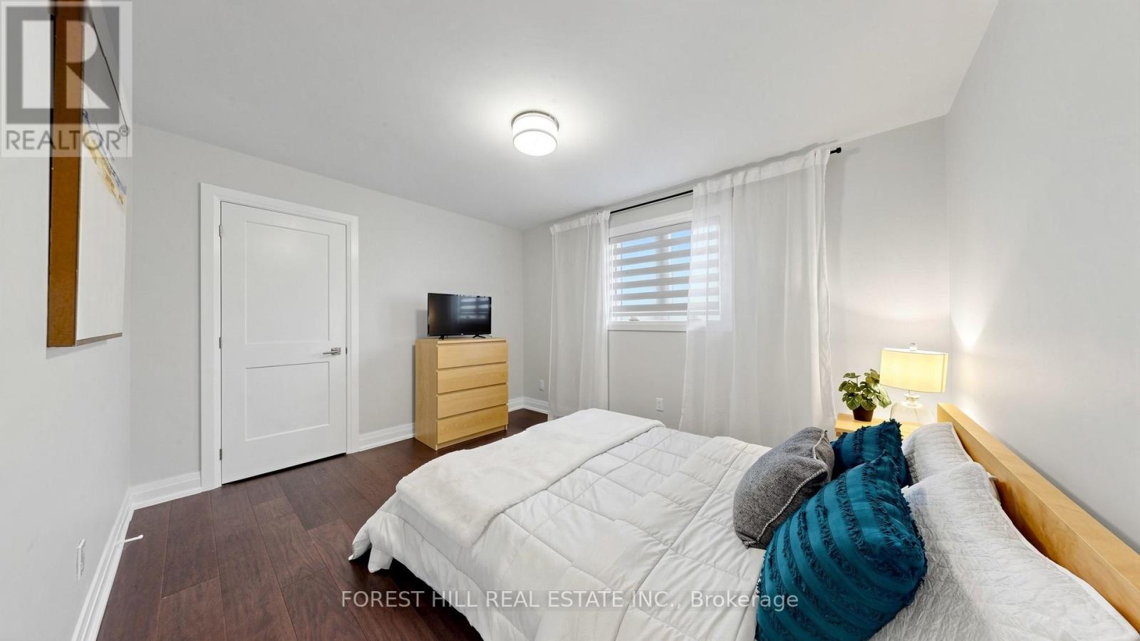 19 ROMANO CRESCENT - 29