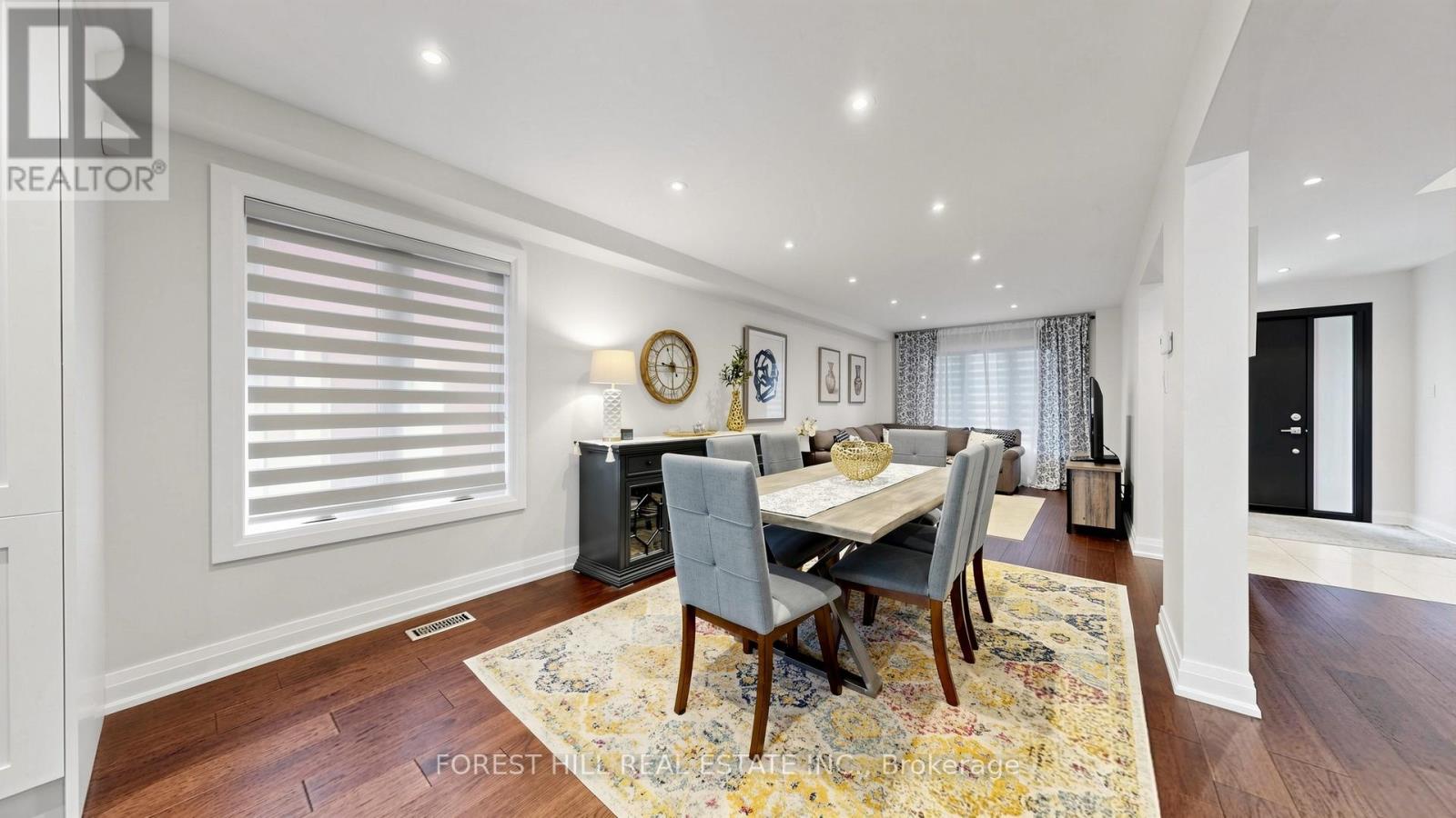 19 ROMANO CRESCENT - 9