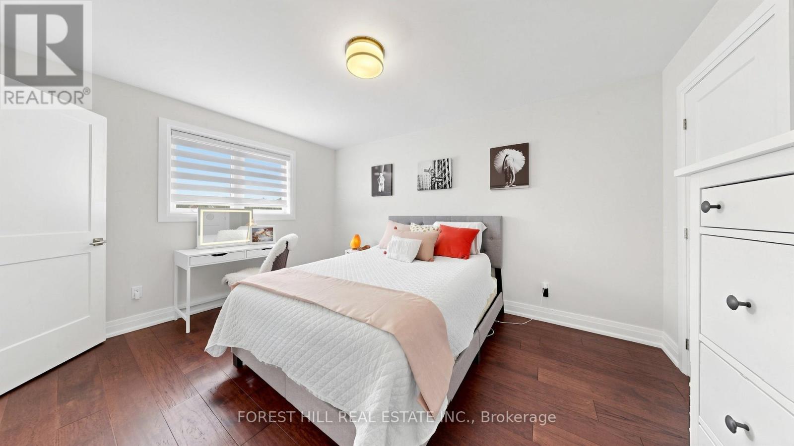 19 ROMANO CRESCENT - 34