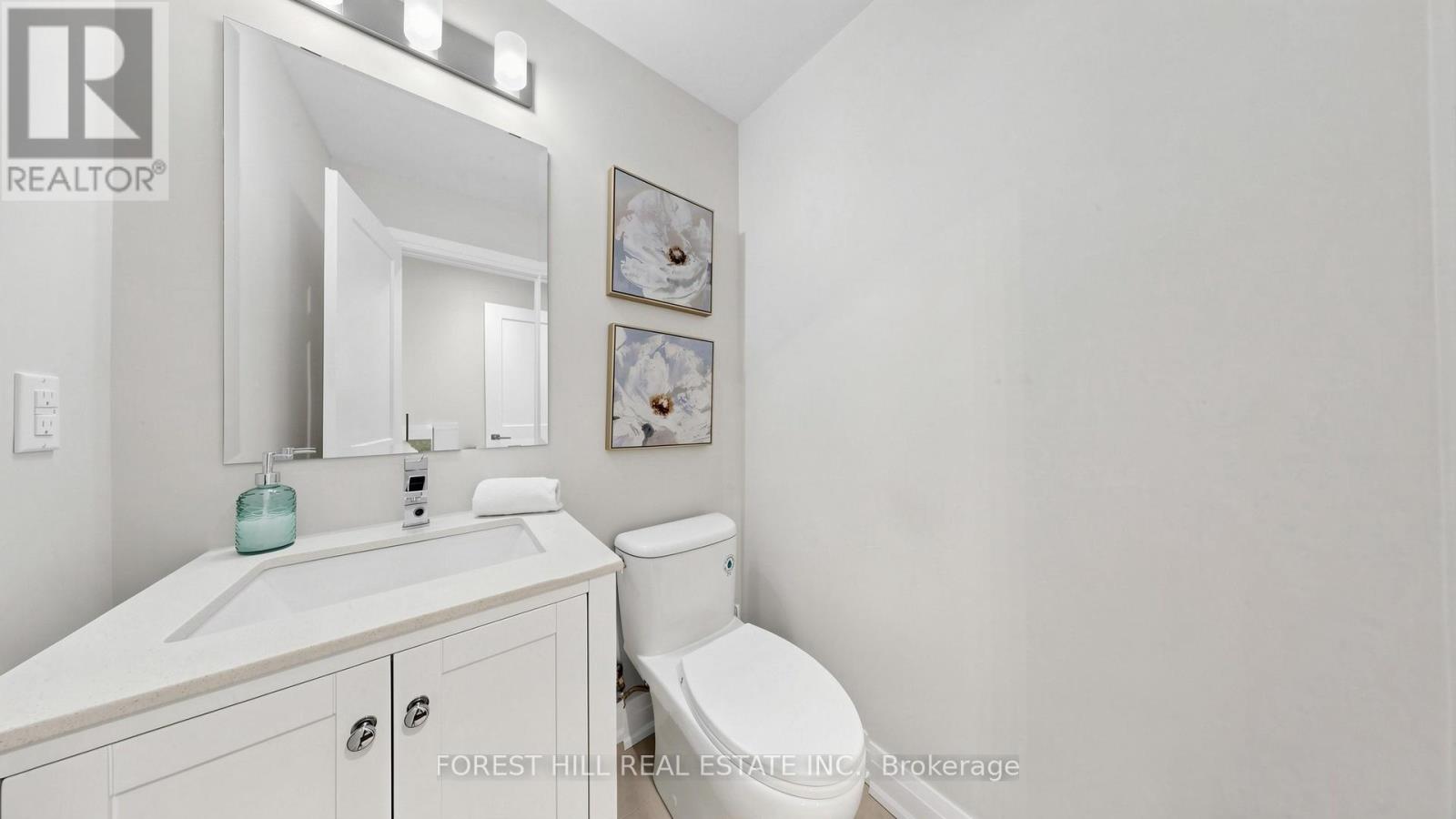 19 ROMANO CRESCENT - 21
