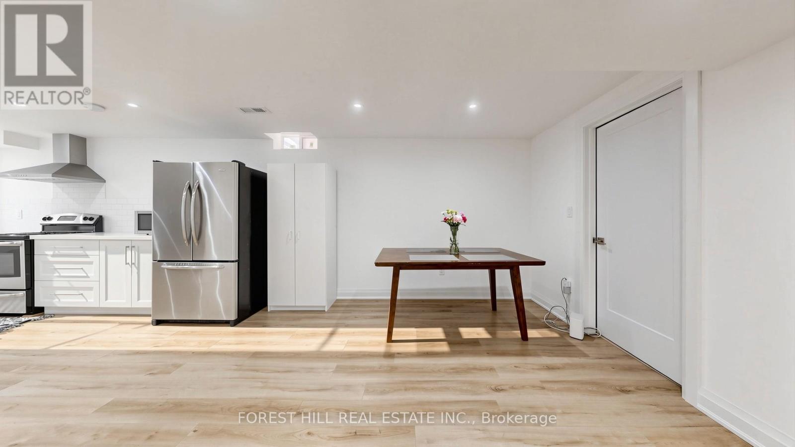 19 ROMANO CRESCENT - 42