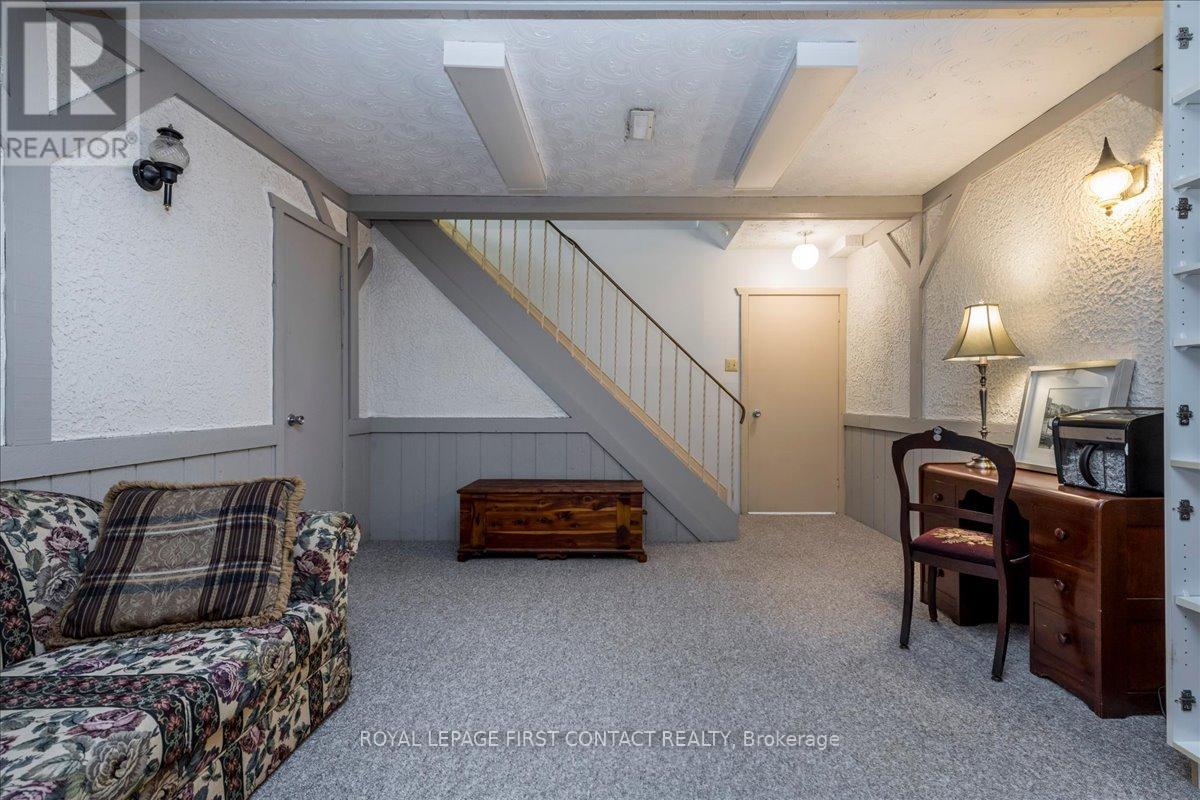 11 FORESTWOOD LANE - 31