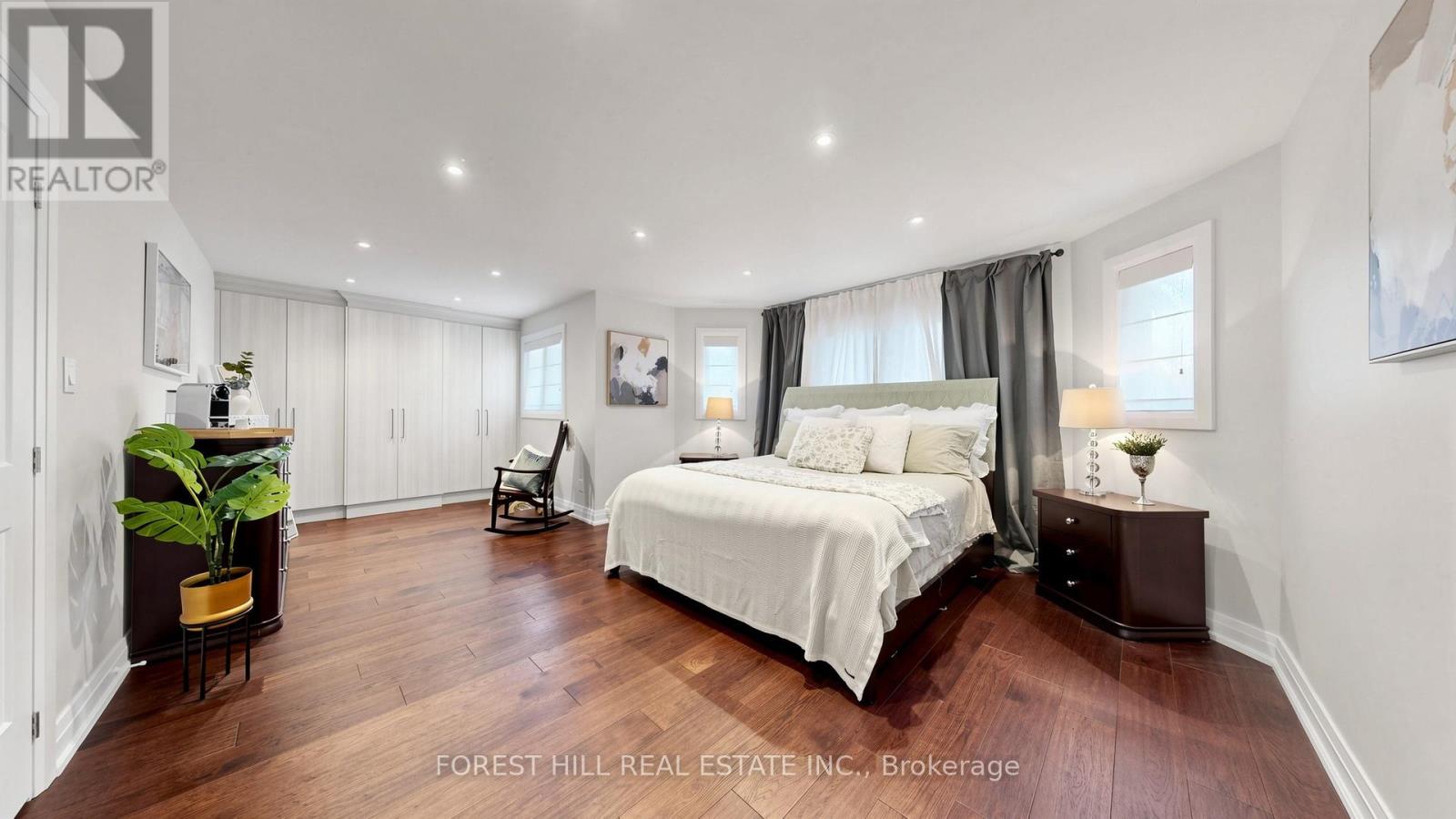 19 ROMANO CRESCENT - 26
