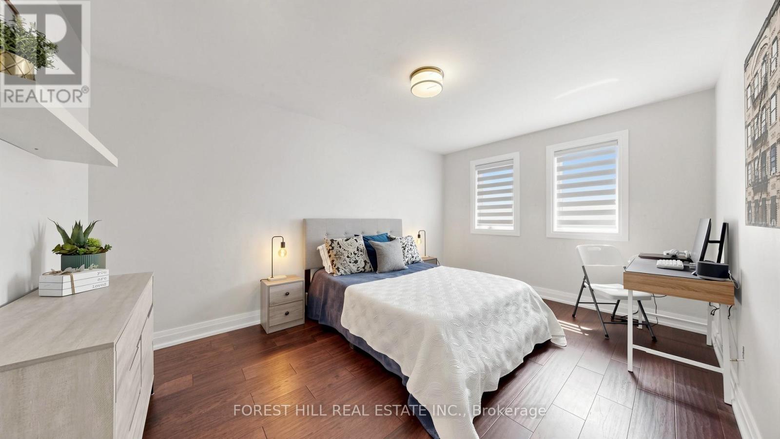 19 ROMANO CRESCENT - 32