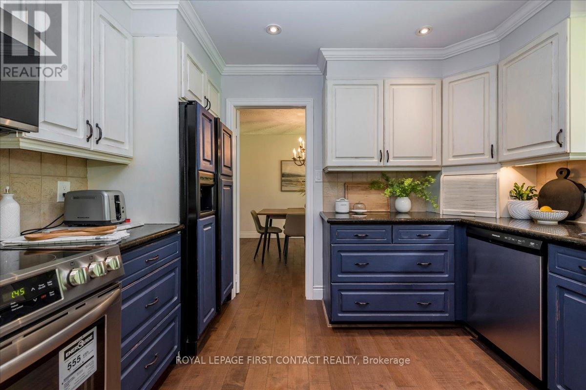11 FORESTWOOD LANE - 8