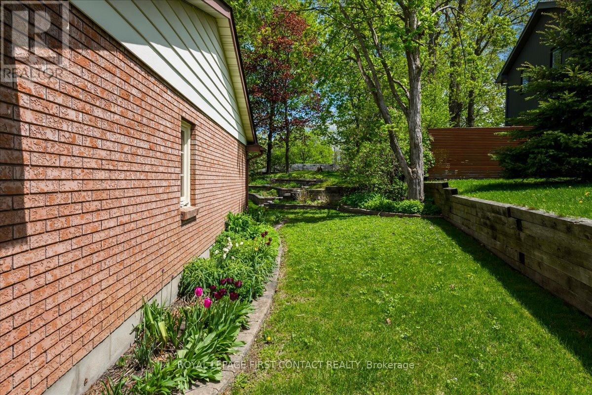 11 FORESTWOOD LANE - 35