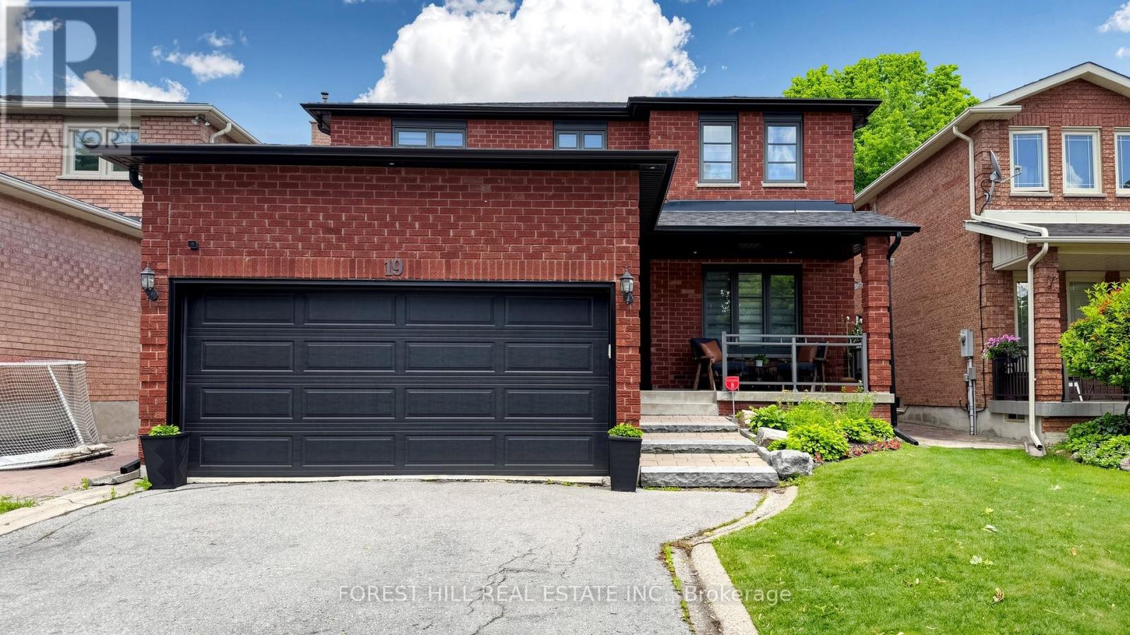 19 ROMANO CRESCENT - 1
