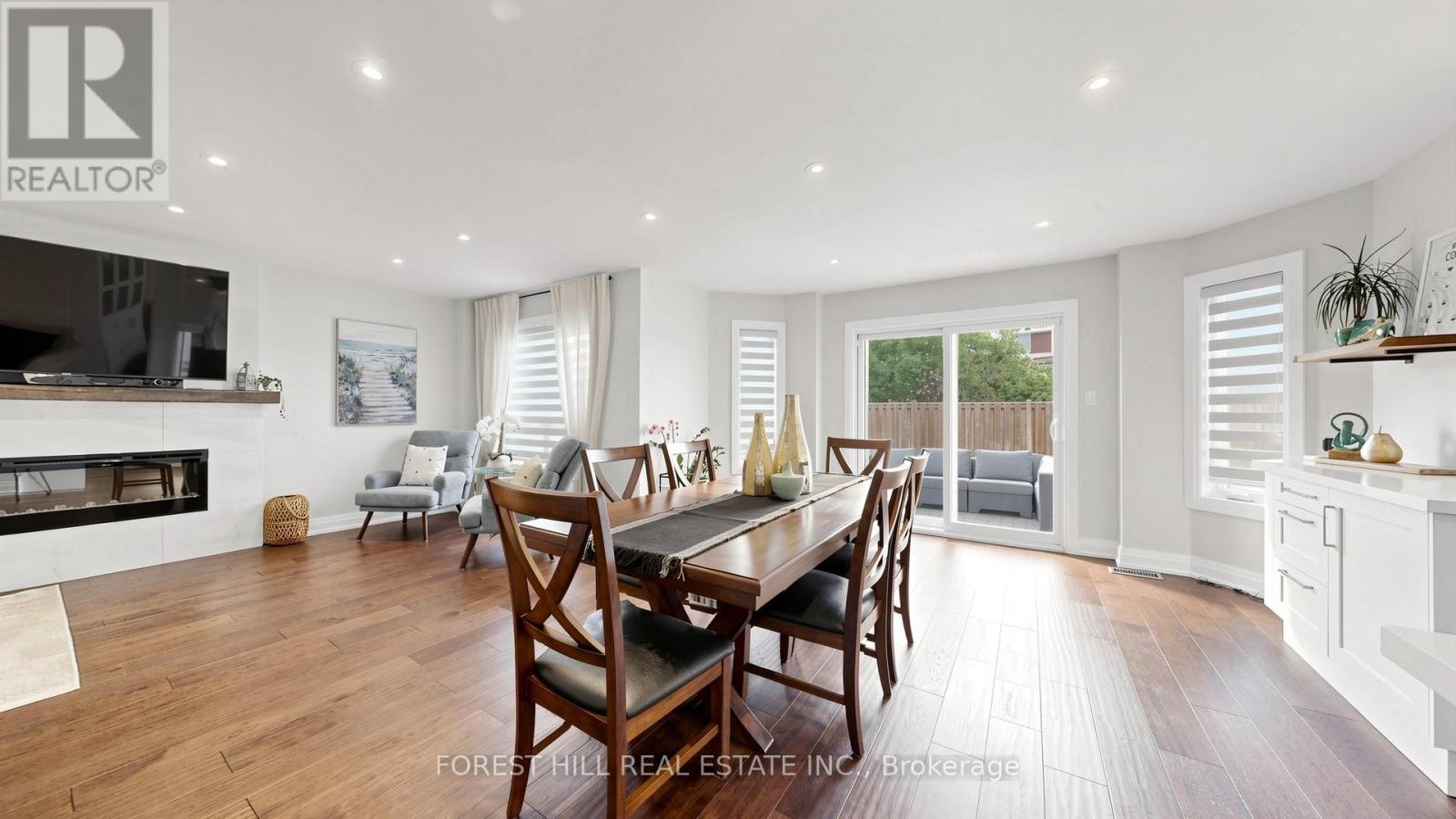 19 ROMANO CRESCENT - 15
