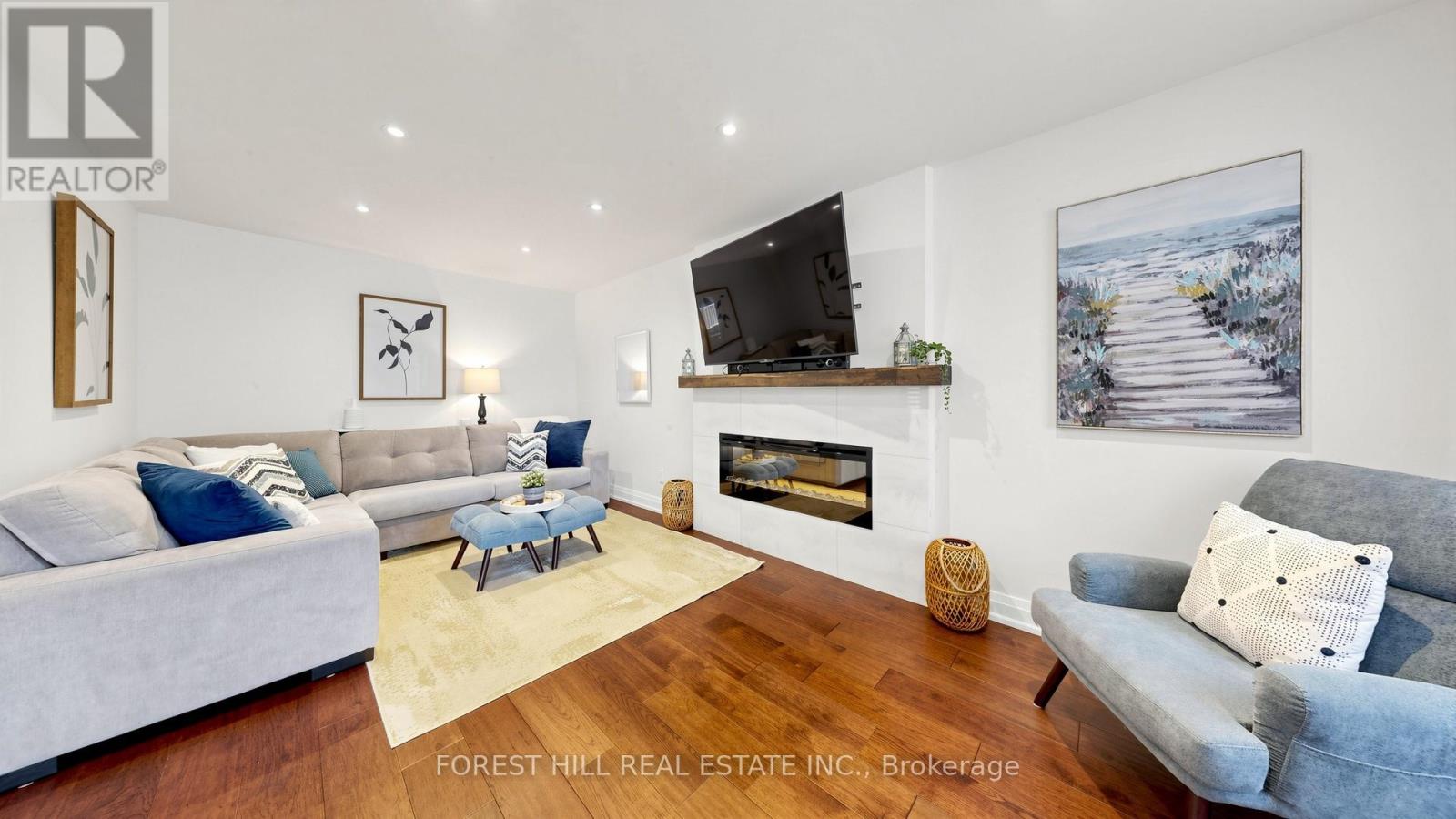19 ROMANO CRESCENT - 19